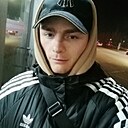 Знакомства: Максим, 21 год, Омск