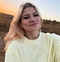 Знакомства: Юлия, 27 лет, Сарапул