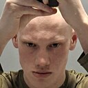 Знакомства: Миша, 20 лет, Екатеринбург