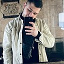 Знакомства: Макс, 27 лет, Симферополь