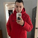 Знакомства: Максим, 21 год, Шахты
