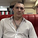 Знакомства: Игорь, 30 лет, Саратов