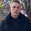 Знакомства: Денис, 22 года, Симферополь