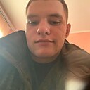 Знакомства: Андрей, 20 лет, Круглое