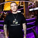 Знакомства: Алекс, 27 лет, Первоуральск