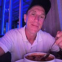 Знакомства: Виктор, 42 года, Феодосия