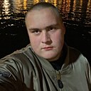 Знакомства: Илья, 18 лет, Псков