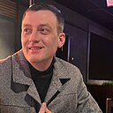 Знакомства: Виктор, 39 лет, Губкинский