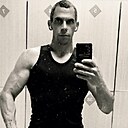 Знакомства: Илья, 35 лет, Уссурийск