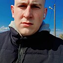 Знакомства: Максим, 21 год, Лунинец