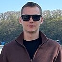 Знакомства: Максим, 25 лет, Артем