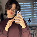 Знакомства: Арина, 18 лет, Санкт-Петербург