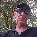 Знакомства: Iulius, 48 лет, București