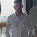 Знакомства: Артем, 28 лет, Химки