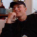 Знакомства: Максим, 23 года, Владикавказ