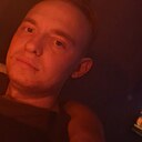 Знакомства: Саша, 25 лет, Белово