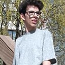 Знакомства: Iulian, 18 лет, Galați
