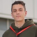 Знакомства: Максим, 22 года, Воткинск