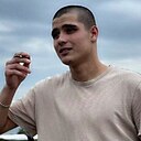 Знакомства: Максим, 21 год, Ульяновск