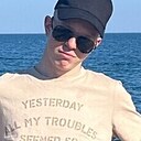 Знакомства: Евгений, 18 лет, Симферополь
