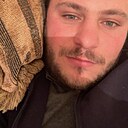 Знакомства: Каро, 25 лет, Белово