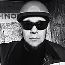 Знакомства: Максим, 32 года, Рудный