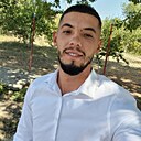 Знакомства: George, 26 лет, București