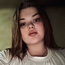 Знакомства: Алёна, 27 лет, Симферополь