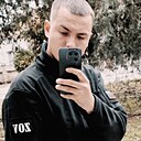 Знакомства: Денис, 22 года, Геническ