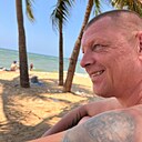 Знакомства: Илья, 44 года, Сургут