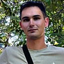 Знакомства: Евгений, 24 года, Уссурийск
