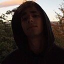 Знакомства: Валерий, 24 года, Ялта