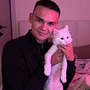 Знакомства: Кирилл, 19 лет, Луганск