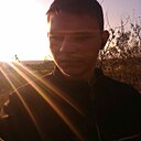 Знакомства: Олег, 28 лет, Миллерово