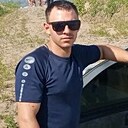 Знакомства: Валерий, 28 лет, Уяр