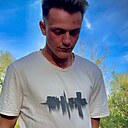 Знакомства: Максим, 25 лет, Порхов