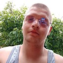 Знакомства: Валерий, 27 лет, Астрахань