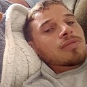 Знакомства: Виктор, 29 лет, Апшеронск