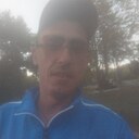 Знакомства: Олег, 32 года, Докучаевск