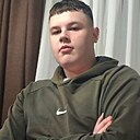 Знакомства: Максим, 18 лет, Псков