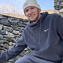 Знакомства: Виктор, 31 год, Владикавказ