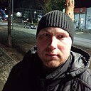 Знакомства: Юра, 32 года, Рудный
