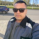 Знакомства: Хотамжон, 32 года, Нижнекамск