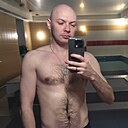 Знакомства: Илья, 32 года, Ижевск