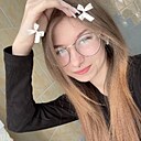 Знакомства: Ангелина, 21 год, Казань
