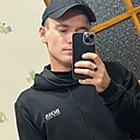 Знакомства: Кирилл, 25 лет, Волжский