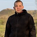 Знакомства: Илья, 22 года, Снежное