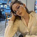 Знакомства: Юлия, 21 год, Омск