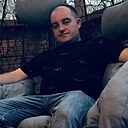 Знакомства: Анатолий, 32 года, Михнево