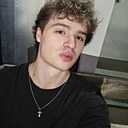 Знакомства: Виктор, 19 лет, Великий Новгород